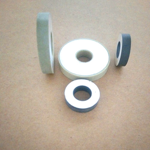 محول القطع بالموجات فوق الصوتية Piezoelectric Ring P-8 المواد
